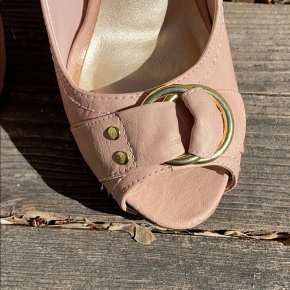 Women’s JustFab peek toe platform heels - Picture 4 of 5